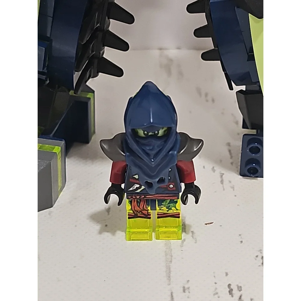 LEGO NINJAGO 70737 Titan Mech Battle With 1 Minifigure (Retired 2015)